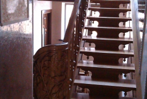 Лестница на три этажа